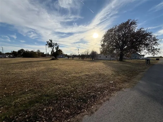 Photo 7 — 709 W Washington Street, Crescent, OK 73028