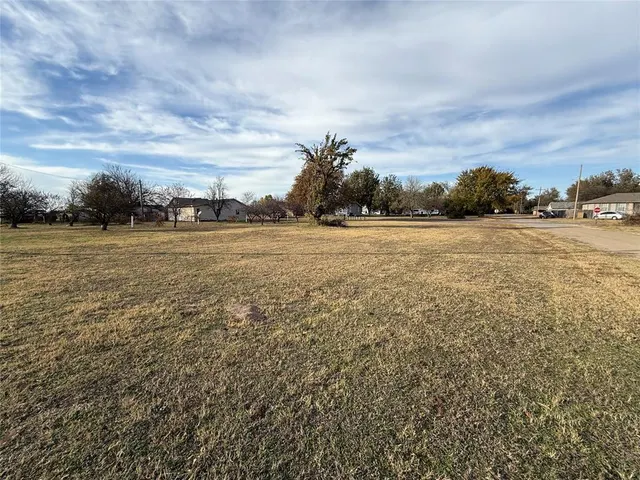 Photo 8 — 709 W Washington Street, Crescent, OK 73028