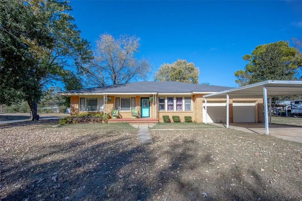 Front exterior — 501 E Almond Street, Lexington, OK 73051
