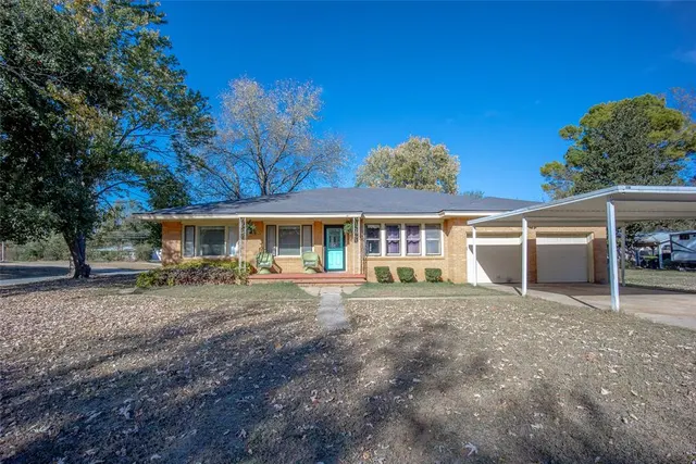 Front exterior — 501 E Almond Street, Lexington, OK 73051