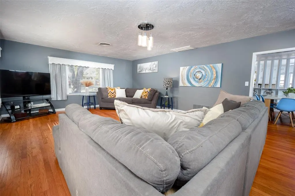 Photo 4 — 501 E Almond Street, Lexington, OK 73051