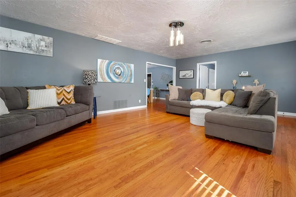 Photo 6 — 501 E Almond Street, Lexington, OK 73051
