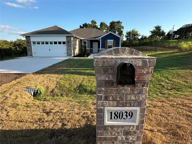 Front exterior — 18039 Lantana Loop, Newalla, OK 74857