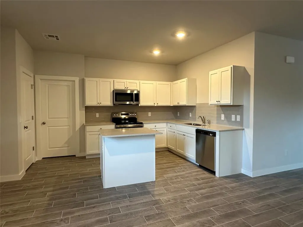 Photo 2 — 18039 Lantana Loop, Newalla, OK 74857