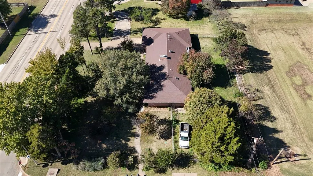 Photo 2 — 1909 E Davis Street, Weatherford, OK 73096