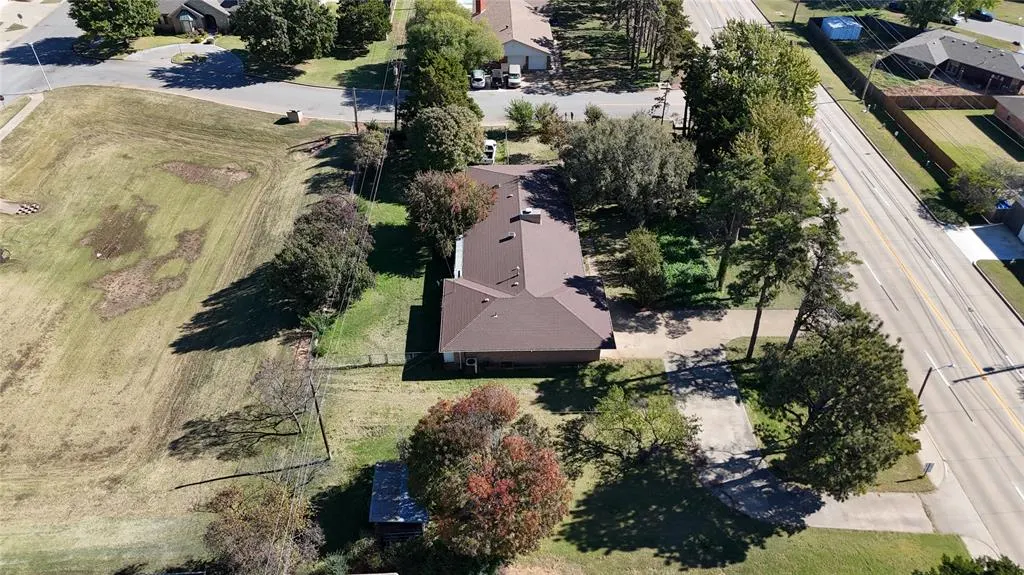 Photo 4 — 1909 E Davis Street, Weatherford, OK 73096