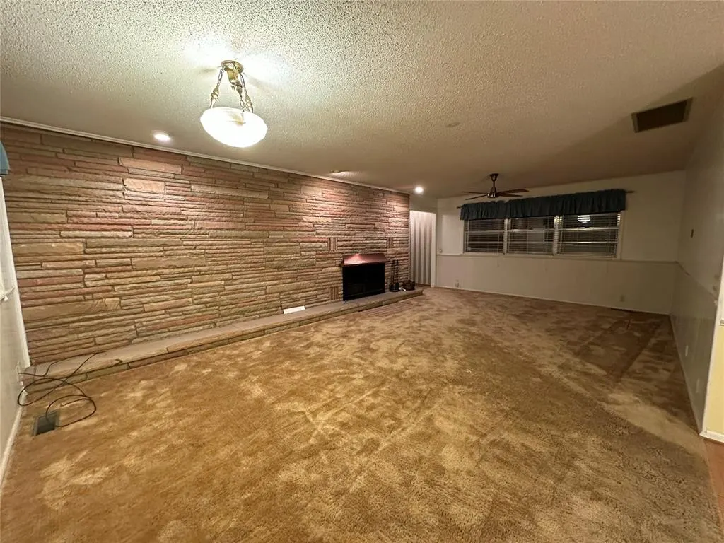 Photo 5 — 1909 E Davis Street, Weatherford, OK 73096