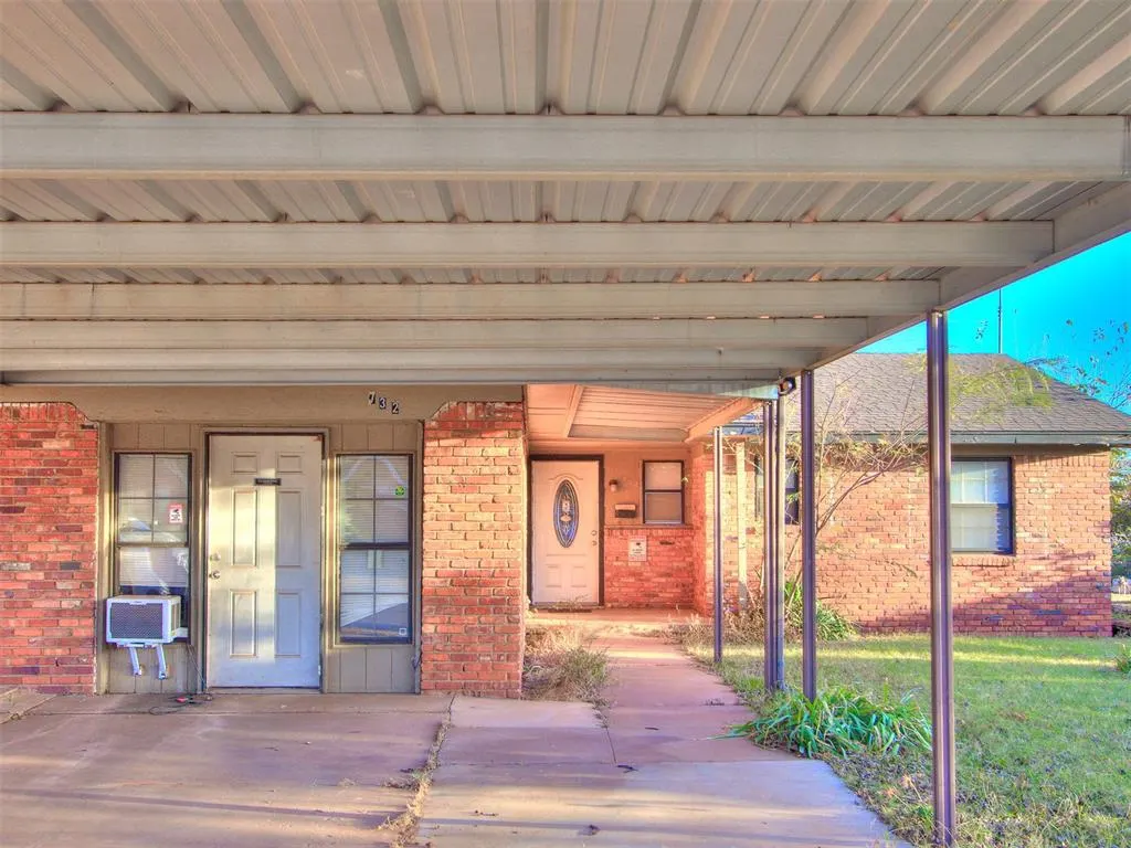 Photo 3 — 732 NE 81st Street, Oklahoma City, OK 73114