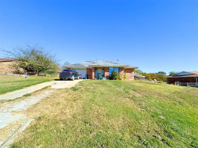 Photo 3 — 1104 NW Hahn Street, Kingston, OK 73439