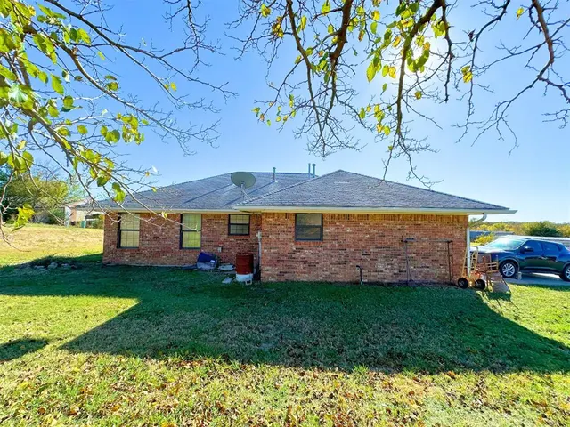 Photo 5 — 1104 NW Hahn Street, Kingston, OK 73439