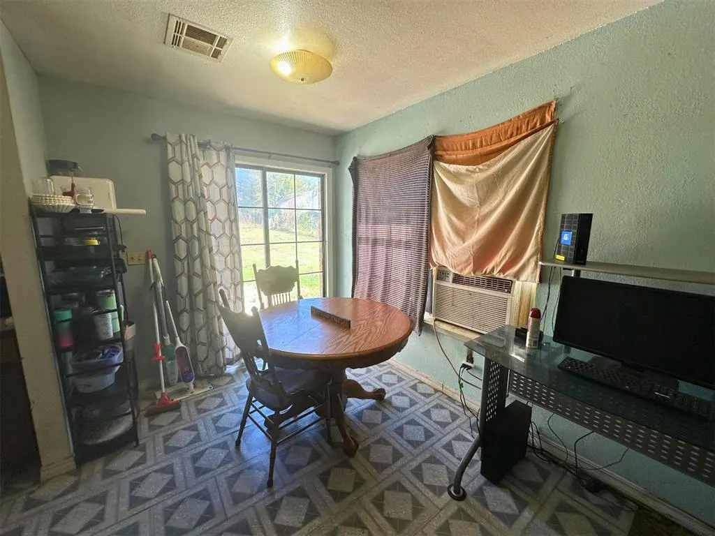 Photo 15 — 1104 NW Hahn Street, Kingston, OK 73439
