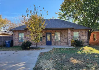 Sold home at 106 W Clegern Avenue