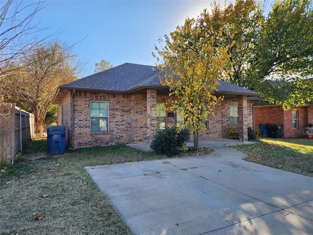 Photo 3 — 106 W Clegern Avenue, Edmond, OK 73003