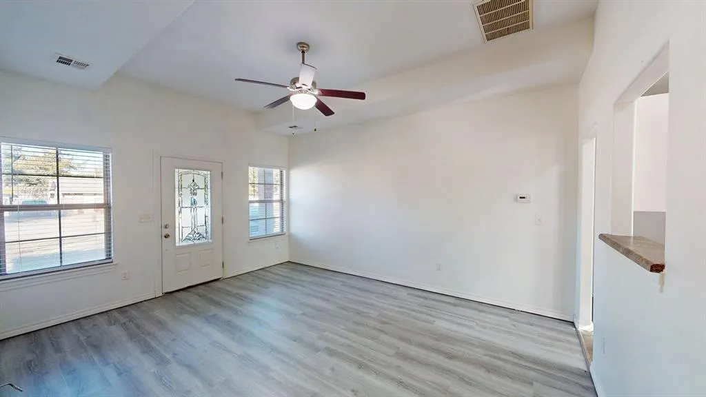 Photo 6 — 106 W Clegern Avenue, Edmond, OK 73003