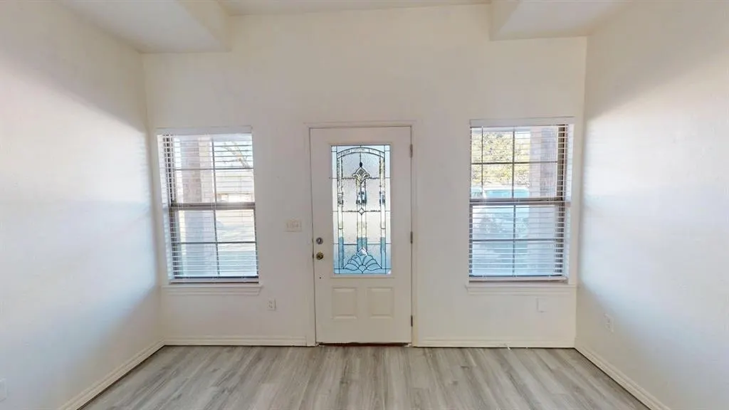 Photo 7 — 106 W Clegern Avenue, Edmond, OK 73003