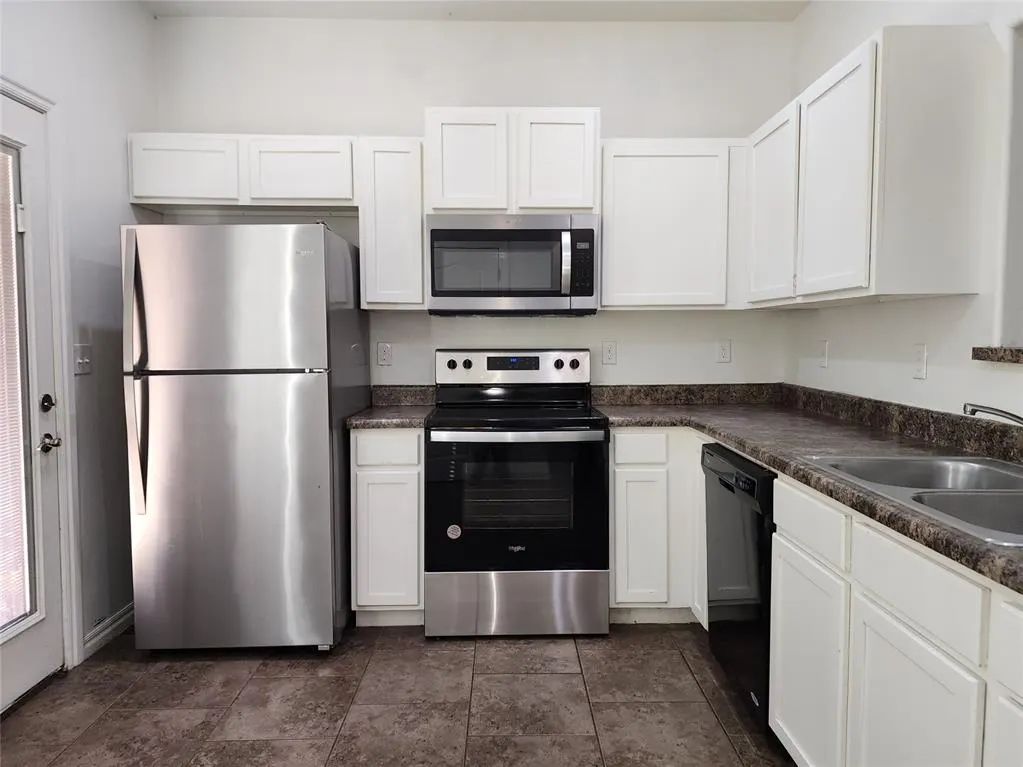 Photo 9 — 106 W Clegern Avenue, Edmond, OK 73003