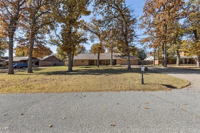 Photo 2 — 1421 N Fordson Drive, Oklahoma City, OK 73127