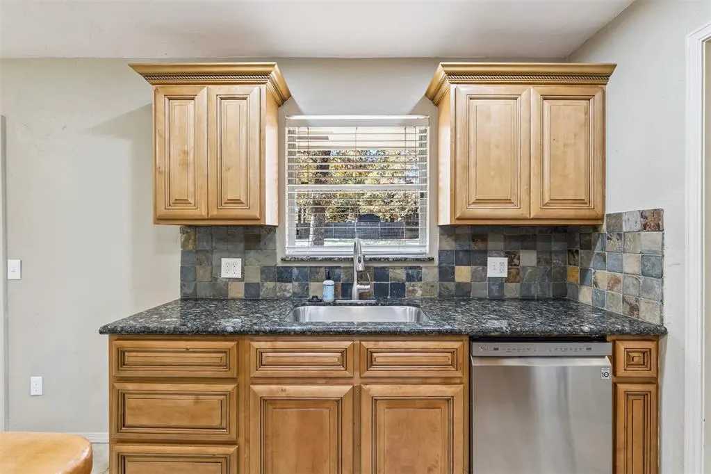 Photo 16 — 1421 N Fordson Drive, Oklahoma City, OK 73127