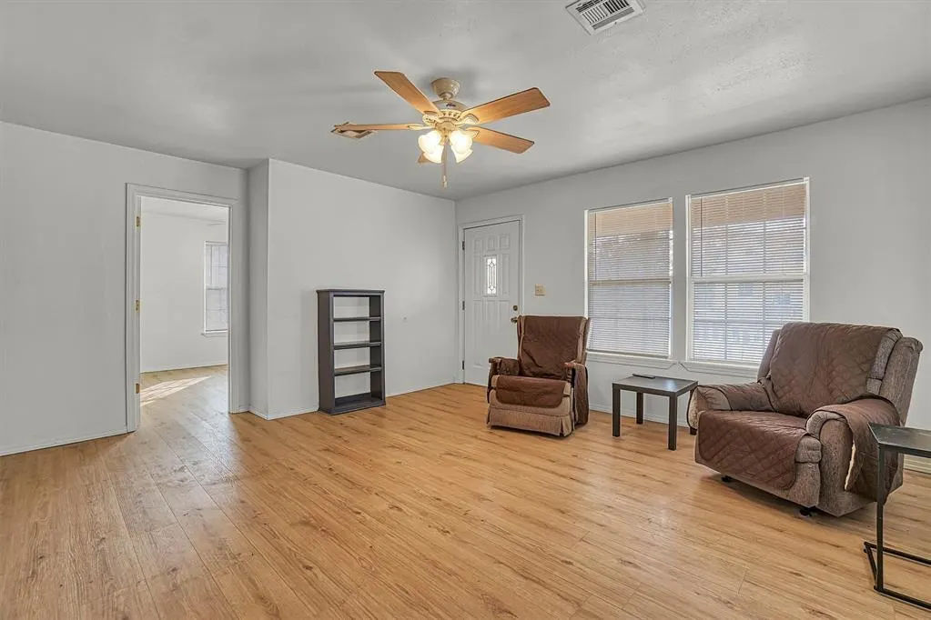 Photo 6 — 315 S Cordell Avenue, Cordell, OK 73632