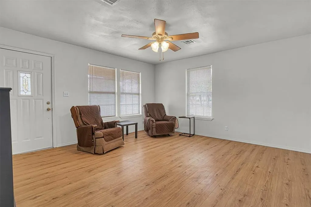 Photo 7 — 315 S Cordell Avenue, Cordell, OK 73632