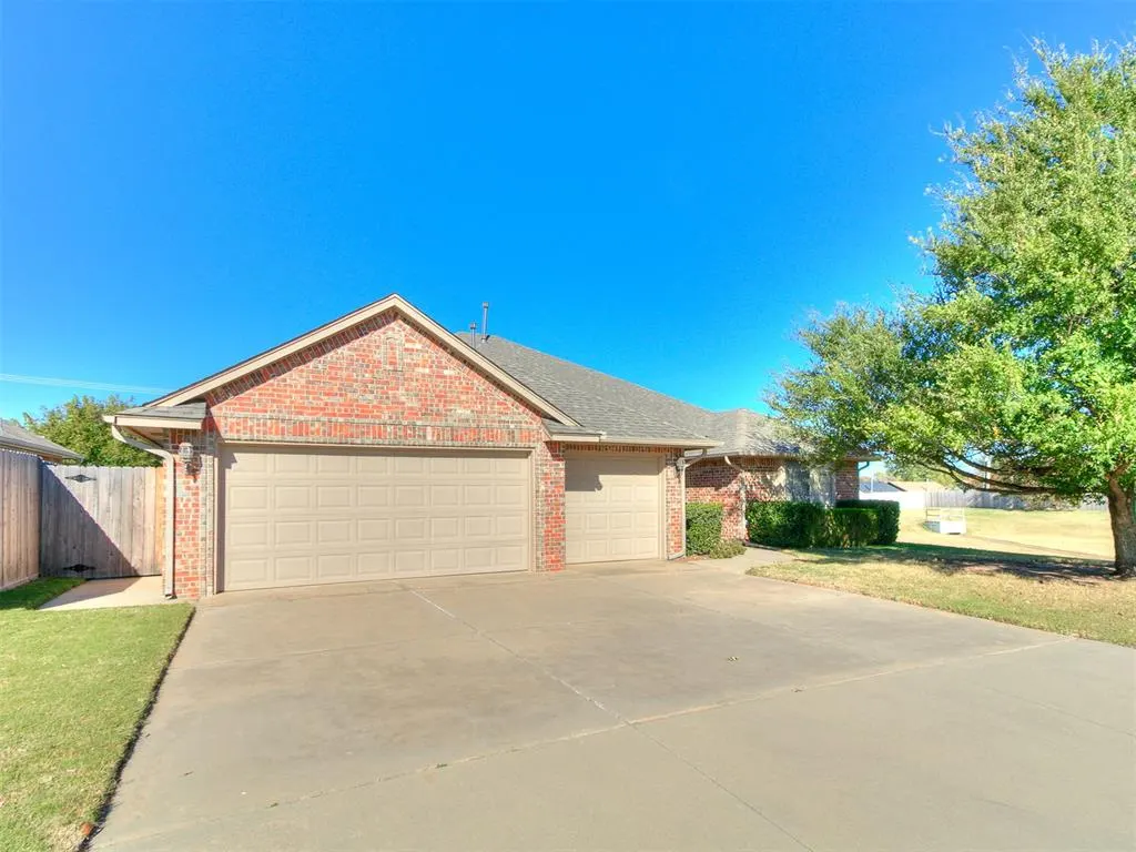 Front exterior — 8401 NW 107th Street, Oklahoma City, OK 73162