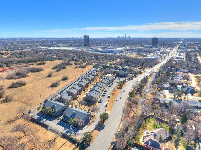 Front exterior — 6000 N Pennsylvania Avenue 10, Oklahoma City, OK 73112