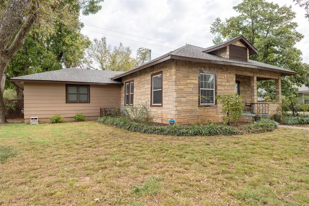 Photo 3 — 828 N Pine Street, Pauls Valley, OK 73075