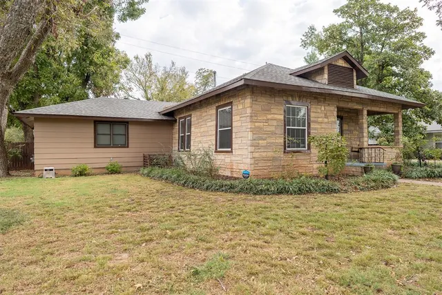 Photo 3 — 828 N Pine Street, Pauls Valley, OK 73075