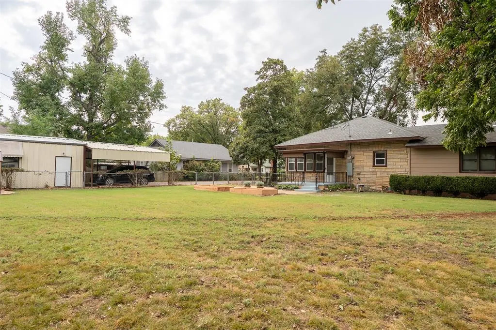 Photo 9 — 828 N Pine Street, Pauls Valley, OK 73075