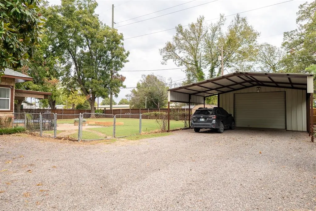 Photo 6 — 828 N Pine Street, Pauls Valley, OK 73075