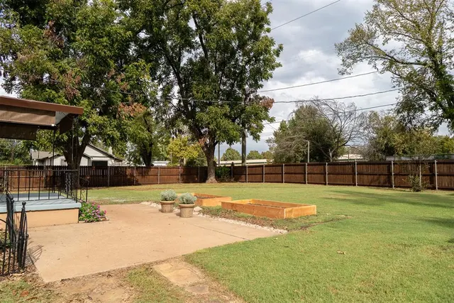 Photo 7 — 828 N Pine Street, Pauls Valley, OK 73075