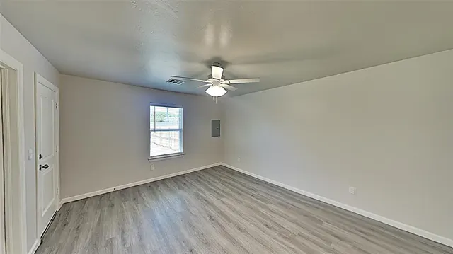 Photo 8 — 11212 Howard Drive, Oklahoma City, OK 73114