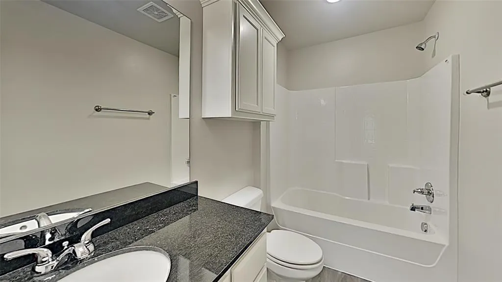 Photo 9 — 11212 Howard Drive, Oklahoma City, OK 73114