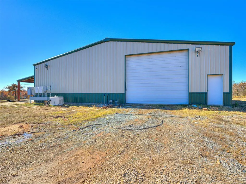 Photo 11 — 19553 Crosslin Road, Earlsboro, OK 74840