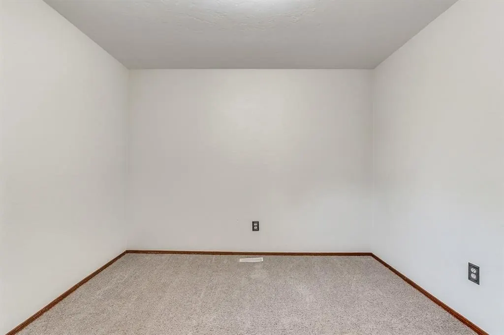 Photo 19 — 9816 S Hillcrest Drive, Oklahoma City, OK 73159