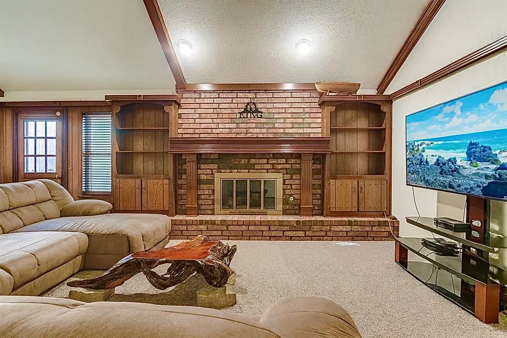 Photo 12 — 9816 S Hillcrest Drive, Oklahoma City, OK 73159