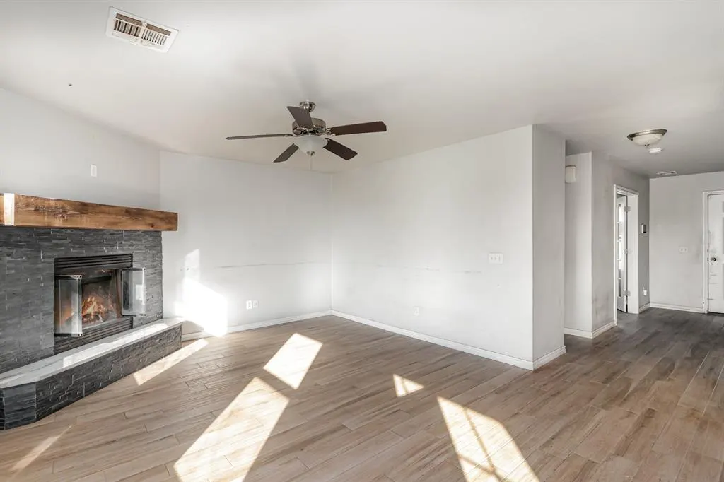 Photo 3 — 10184 352nd Street, Blanchard, OK 73010