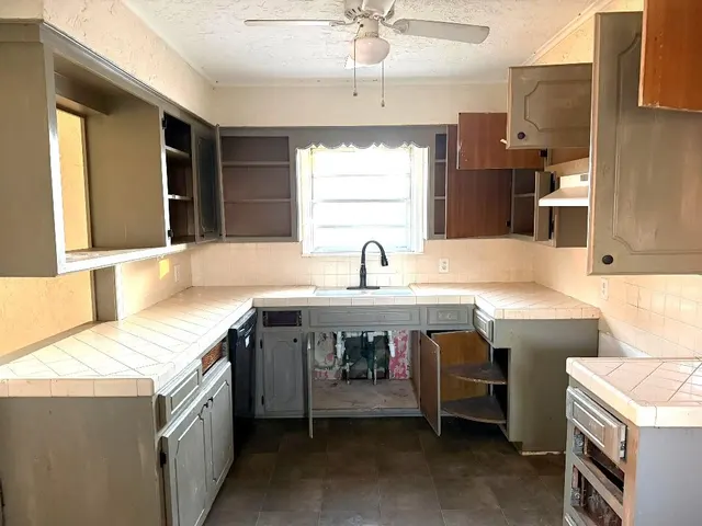 Photo 2 — 625 Northwest Avenue, Ardmore, OK 73401