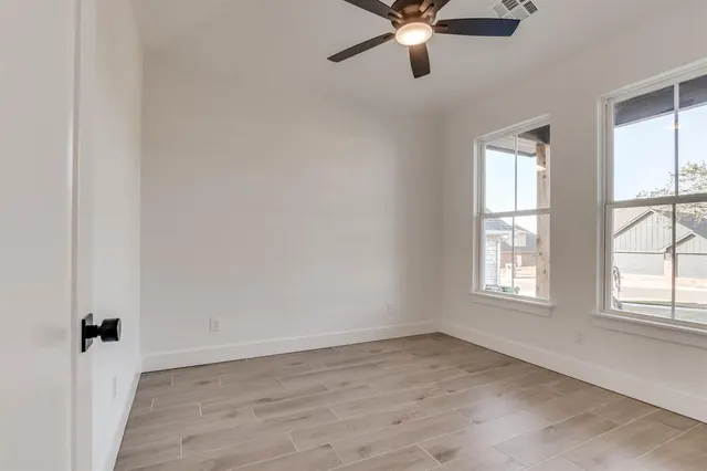 Photo 4 — 11704 NW 102nd Street, Yukon, OK 73099