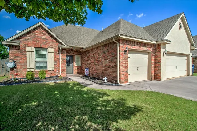Photo 4 — 4804 Granite Drive, Oklahoma City, OK 73179
