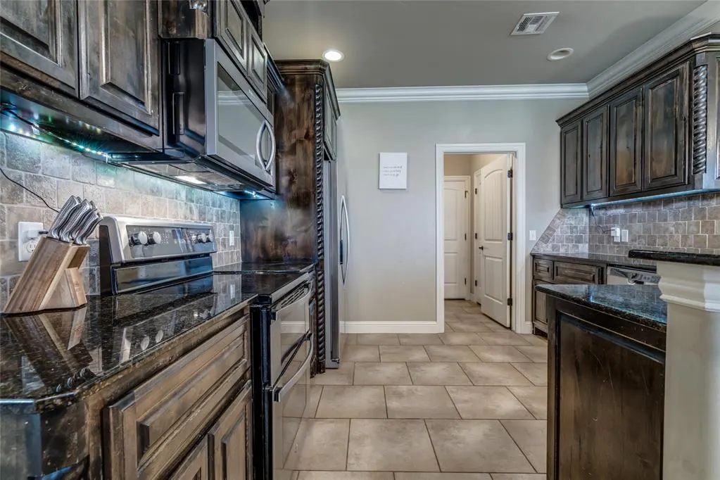 Photo 14 — 4804 Granite Drive, Oklahoma City, OK 73179