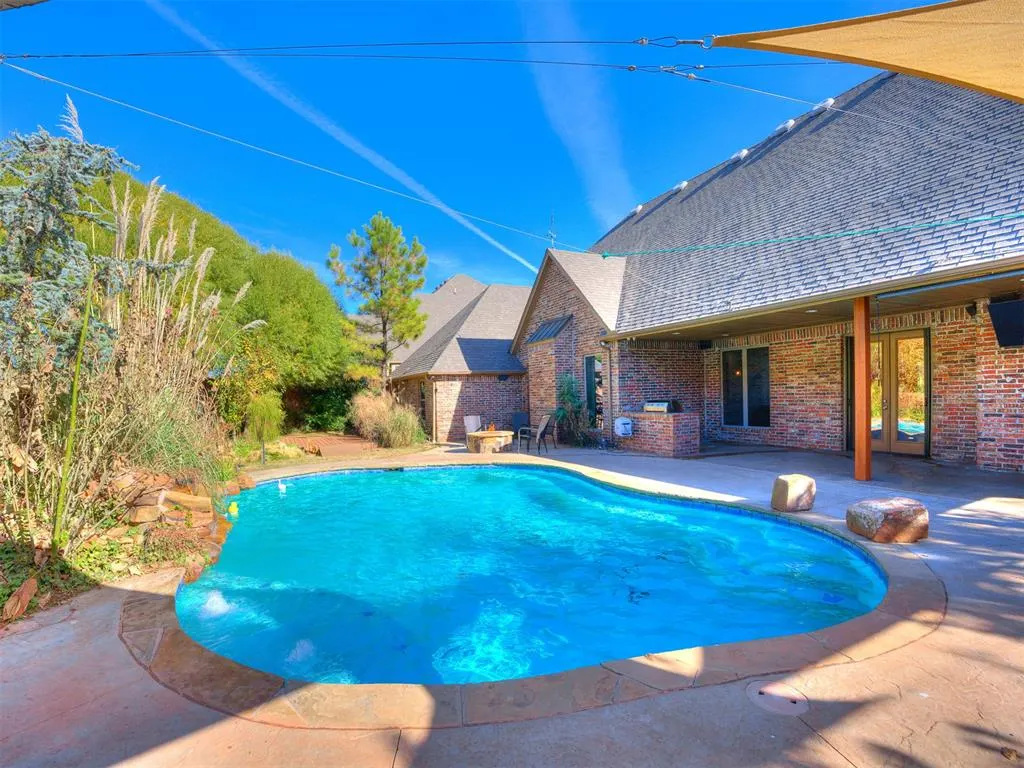 Photo 3 — 19705 Stratmore Way, Edmond, OK 73012