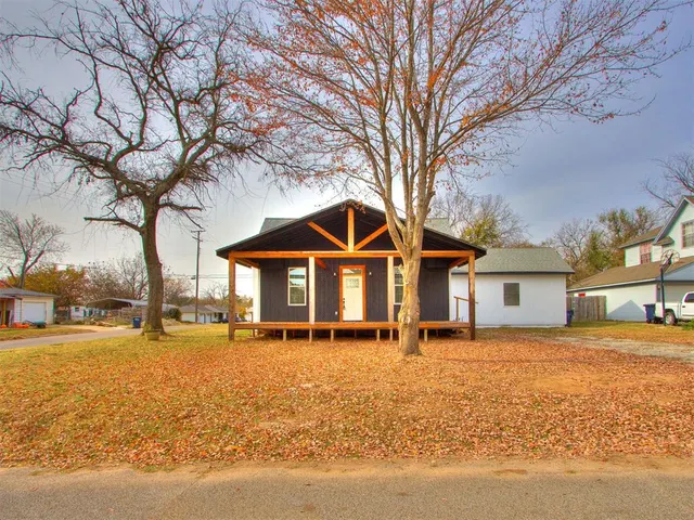 Front exterior — 302 N Kimberly Avenue, Shawnee, OK 74801