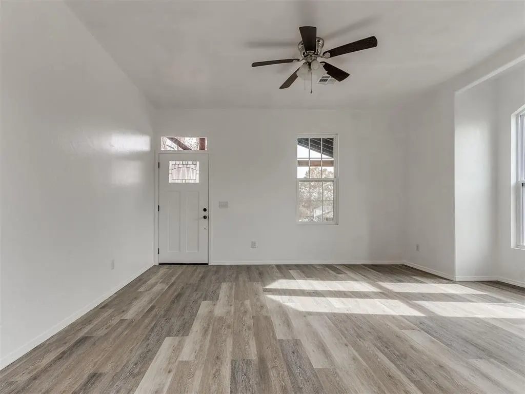 Photo 7 — 302 N Kimberly Avenue, Shawnee, OK 74801
