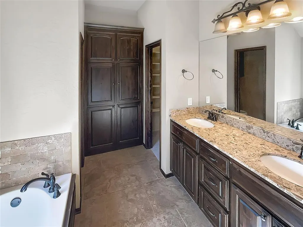 Photo 16 — 9500 Shallow Lake Court, Oklahoma City, OK 73159