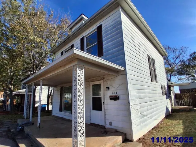 Photo 2 — 315 W 8th Street, Chandler, OK 74834
