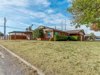 Sold home at 2500 SW 81st Street
