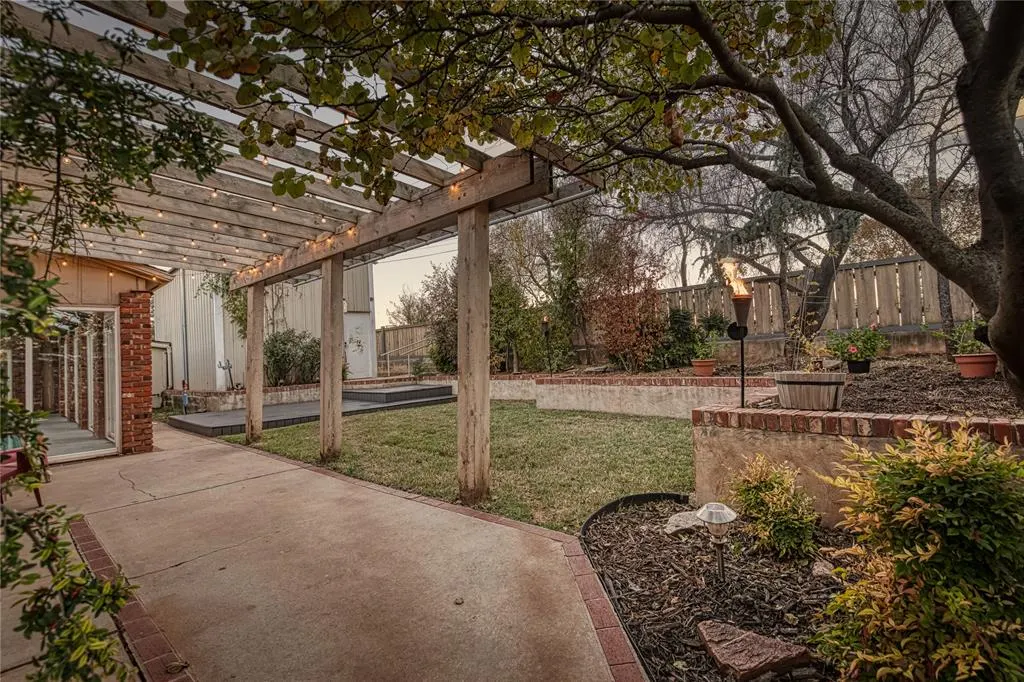 Photo 7 — 716 Phillips Lane, Clinton, OK 73601