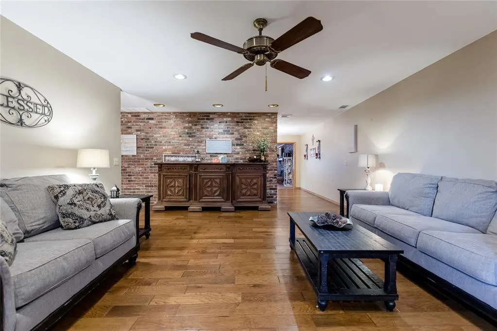 Photo 24 — 716 Phillips Lane, Clinton, OK 73601