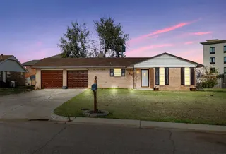 Sold home at 2703 Villa Drive